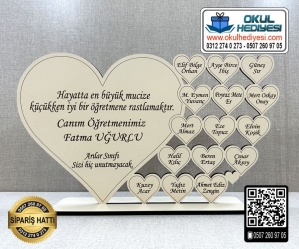 Kalpli Ahşap Öğretmen İsimliği Kalpli Ahşap Öğretmen İsimliği