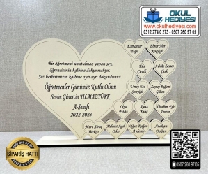 Kalpli Ahşap Öğretmen İsimliği Kalpli Ahşap Öğretmen İsimliği